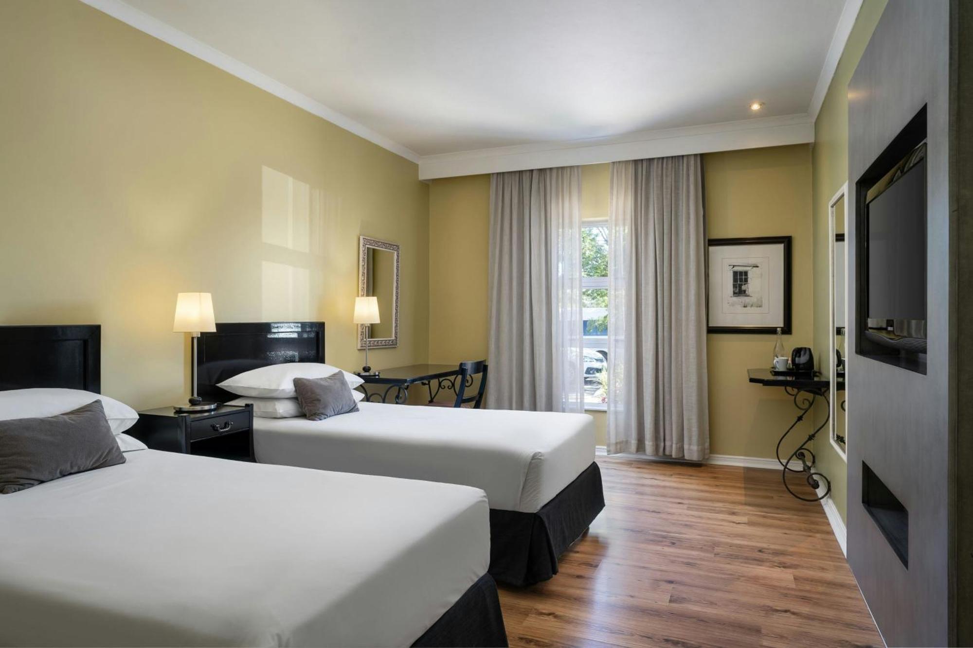 Protea Hotel By Marriott Bloemfontein Exterior photo